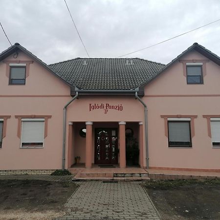 Iglodi Panzio Otel Kunszentmárton Dış mekan fotoğraf