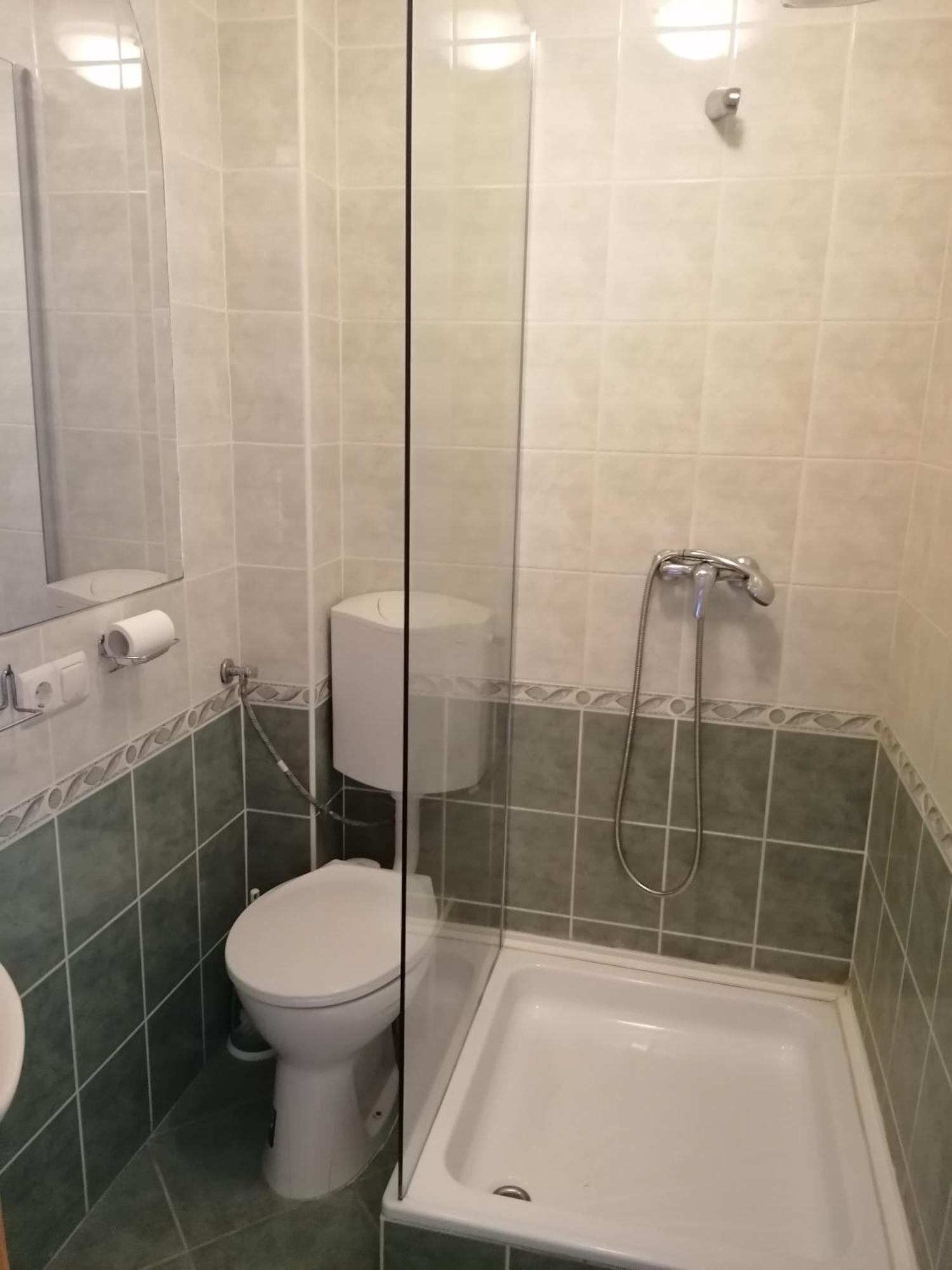 Iglodi Panzio Otel Kunszentmárton Dış mekan fotoğraf