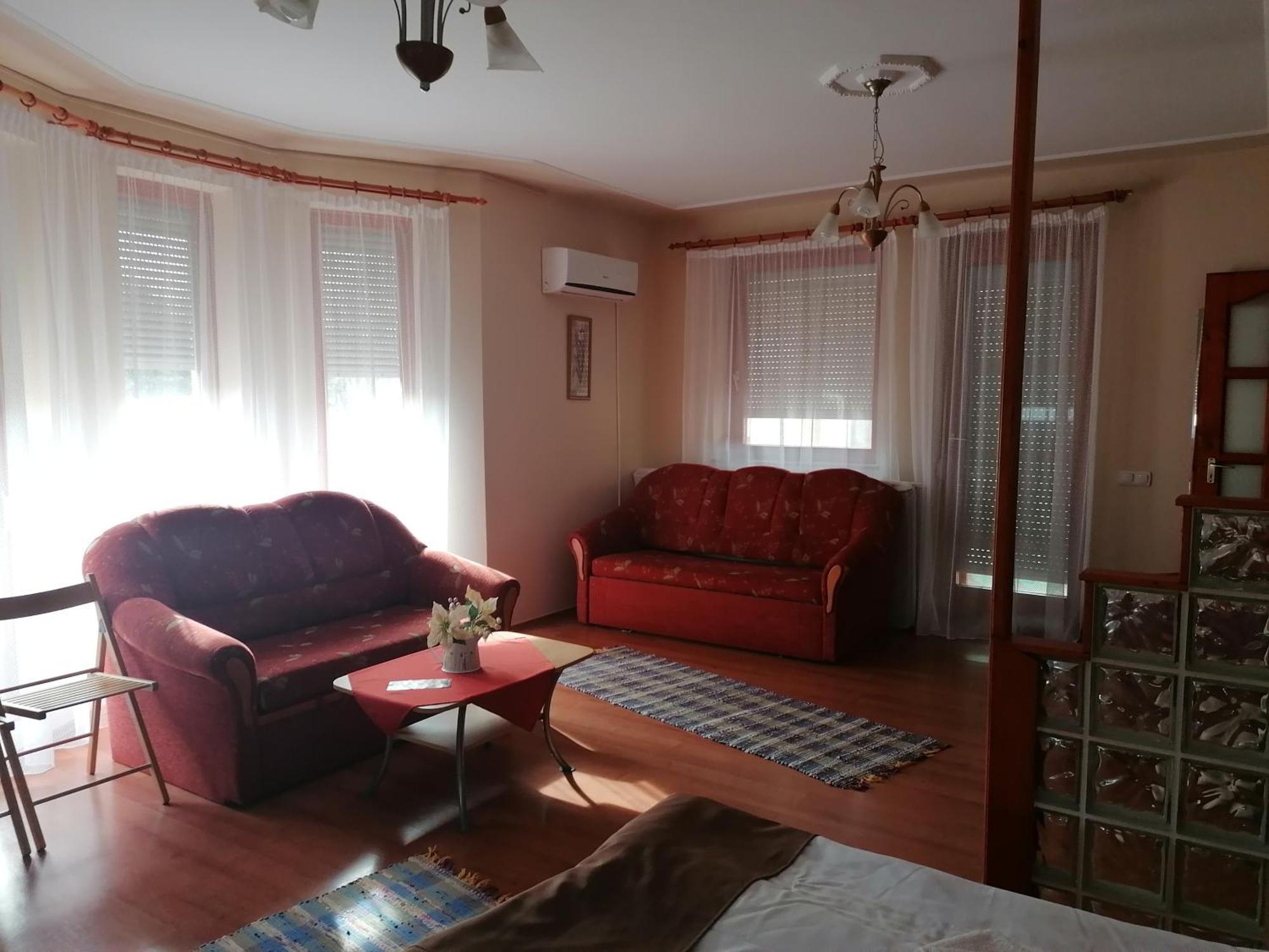 Iglodi Panzio Otel Kunszentmárton Dış mekan fotoğraf