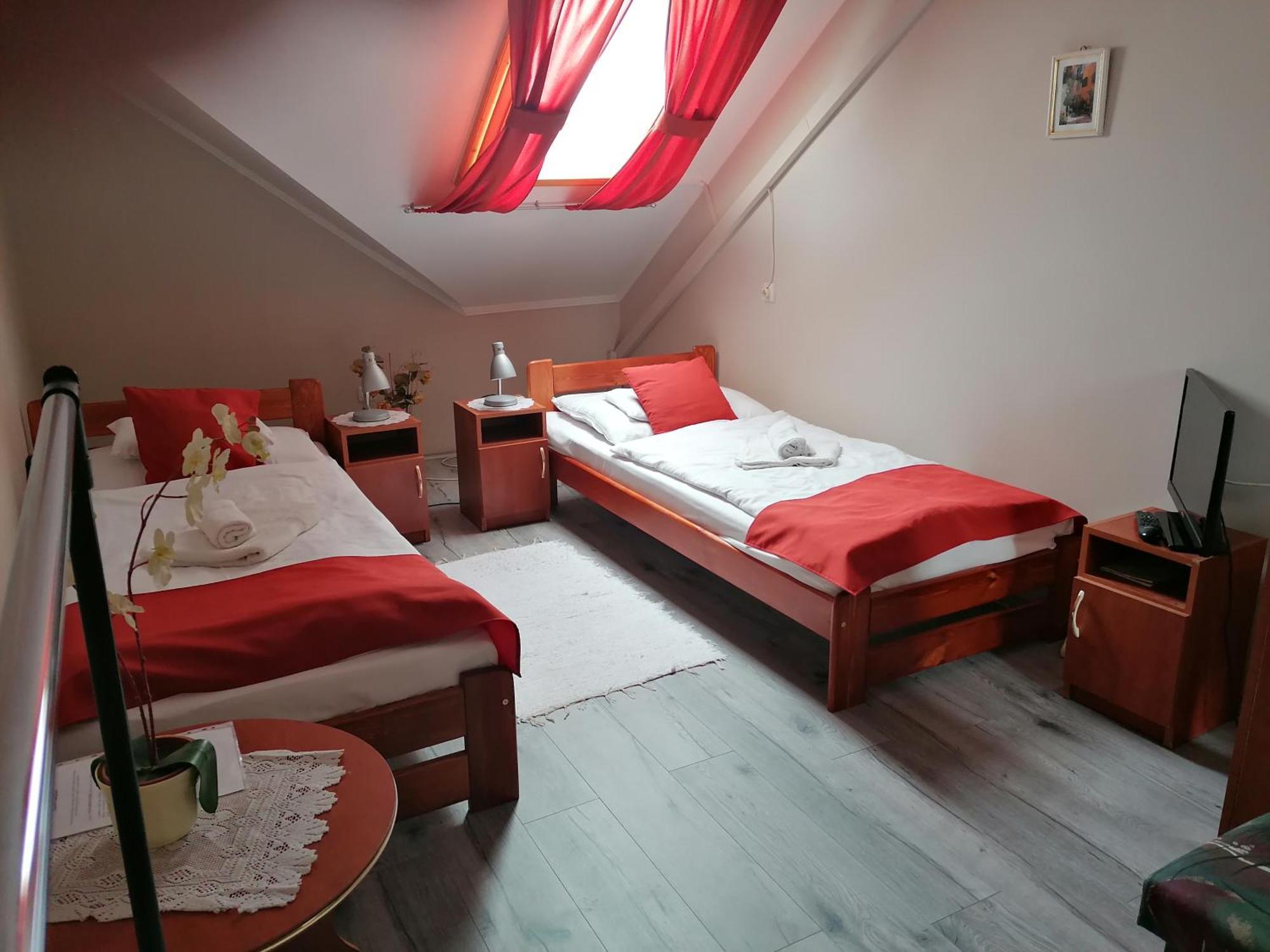 Iglodi Panzio Otel Kunszentmárton Dış mekan fotoğraf