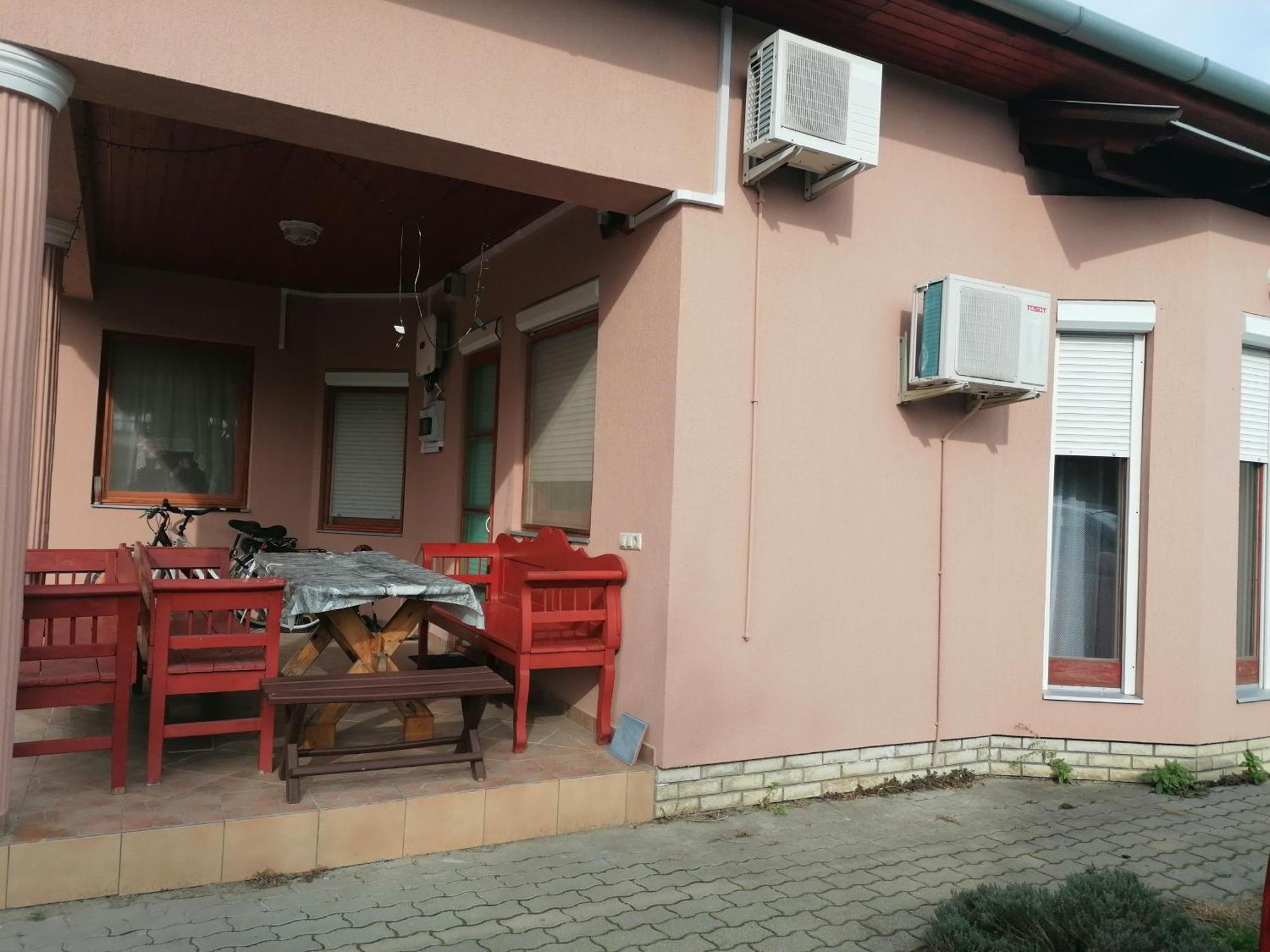 Iglodi Panzio Otel Kunszentmárton Dış mekan fotoğraf