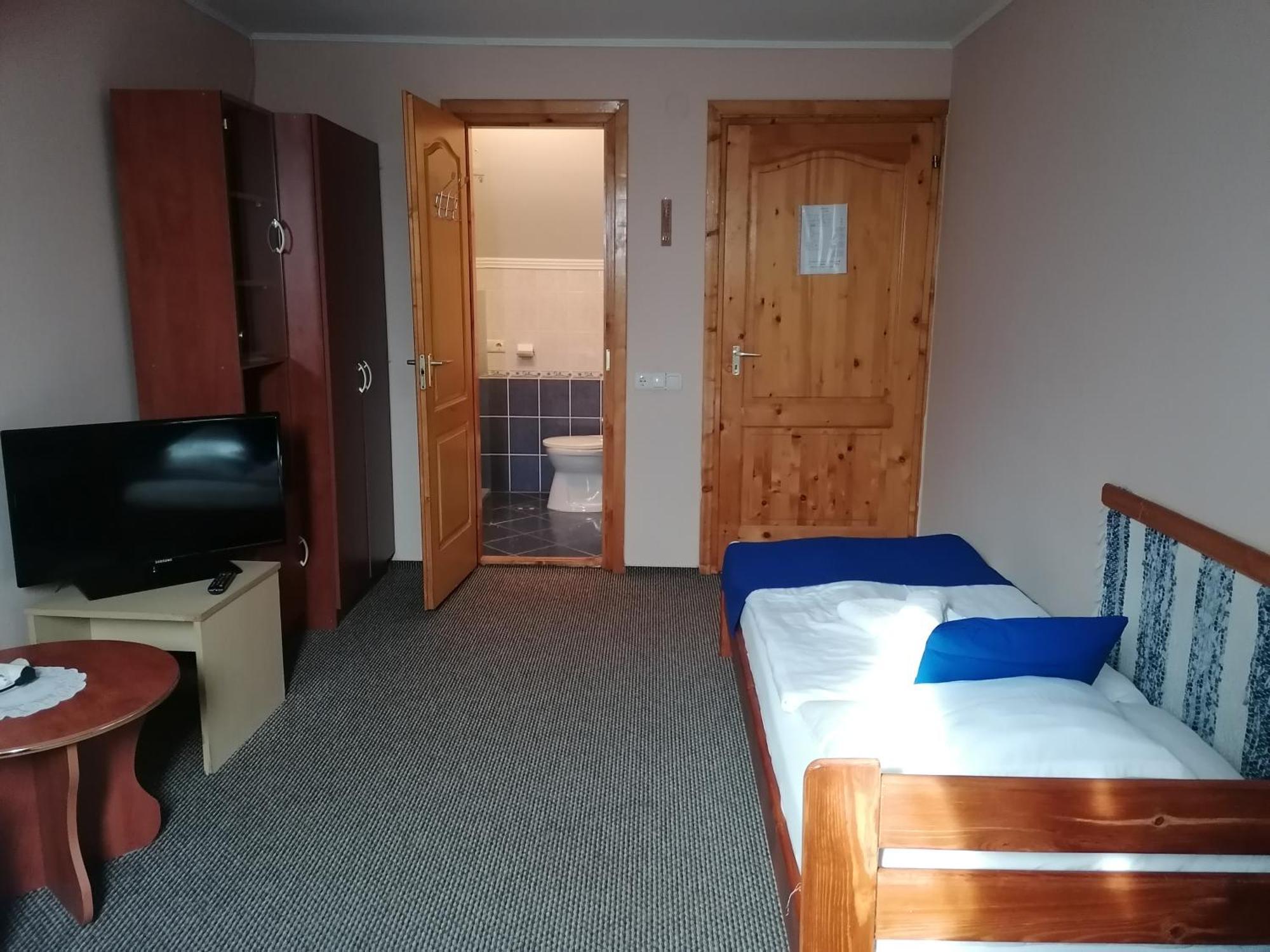 Iglodi Panzio Otel Kunszentmárton Dış mekan fotoğraf