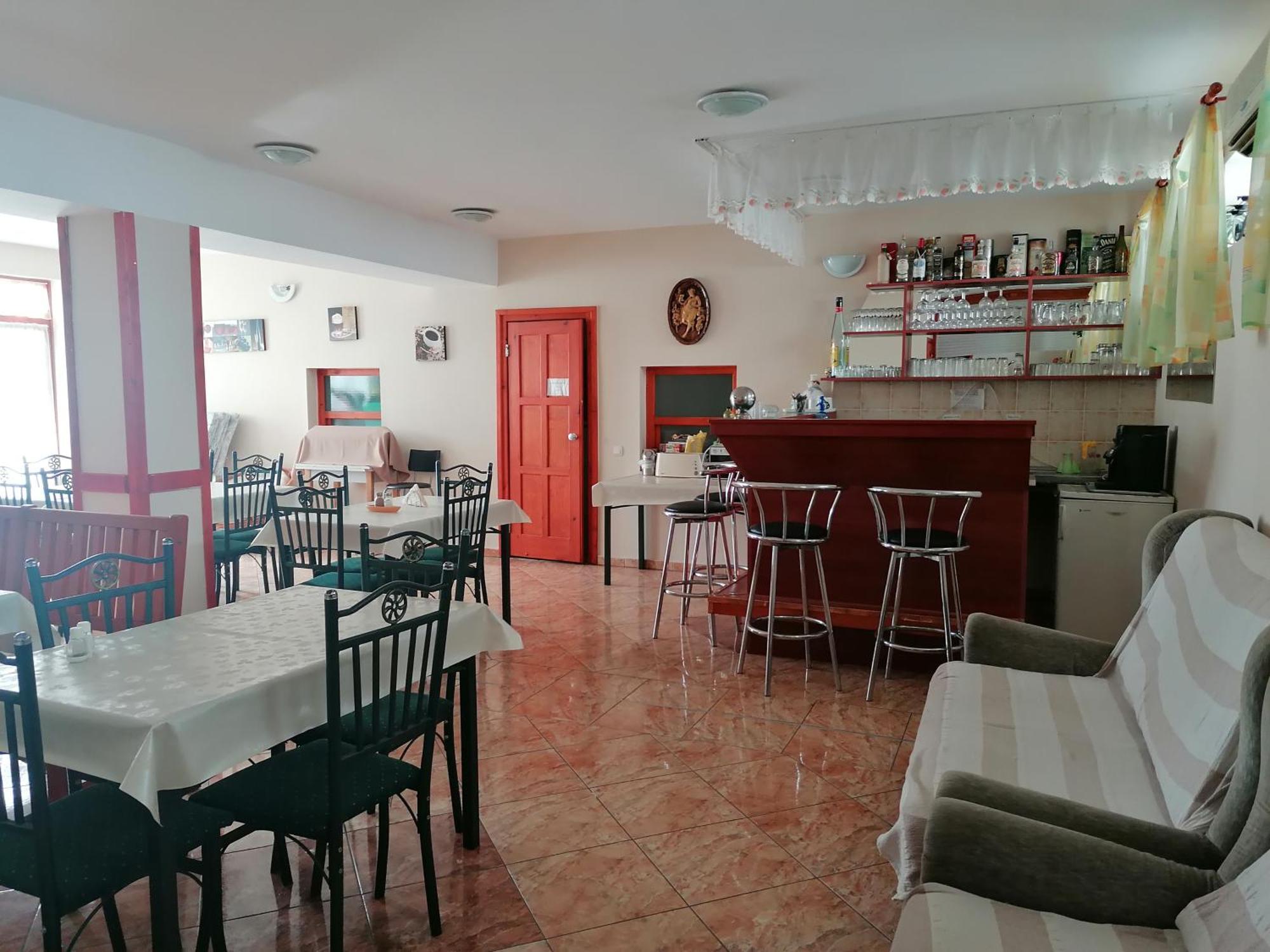 Iglodi Panzio Otel Kunszentmárton Dış mekan fotoğraf